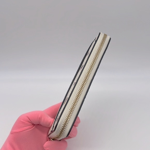 Coach Accordion Zip Wallet With Floral Print Brass/Chalk Multi - Picture 6 of 16